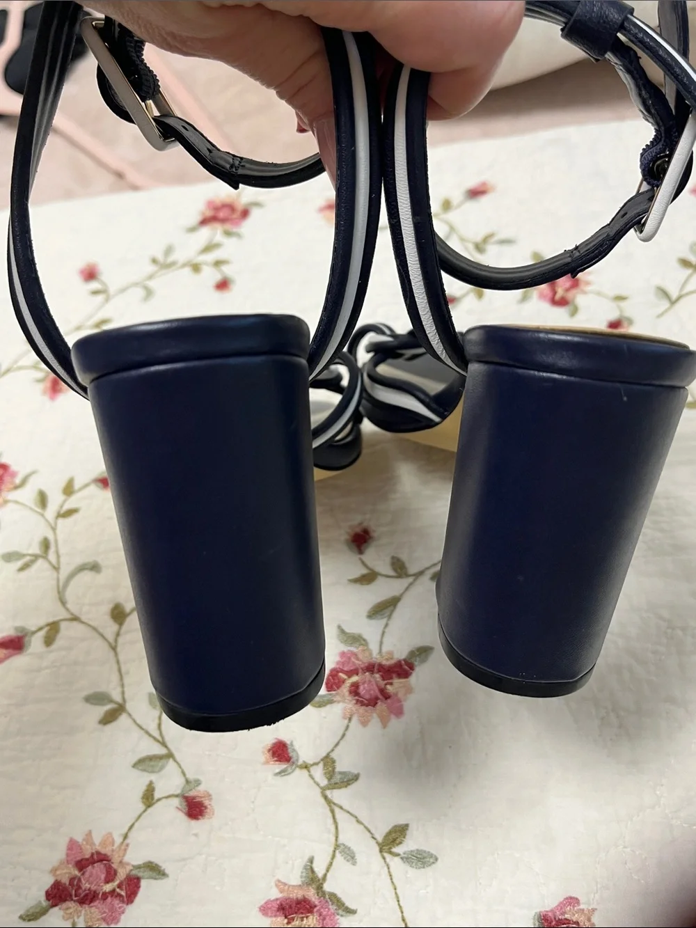 WHBM Nova Mixed Knot Sz 8.5 Sandal Heels Navy Blue And White